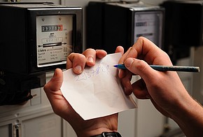 Zählerstände sammeln Mit der kostenlosen App „EnergieCheck“ können die Zählerstände bequem per Smartphone oder Tablet eingetragen werden.